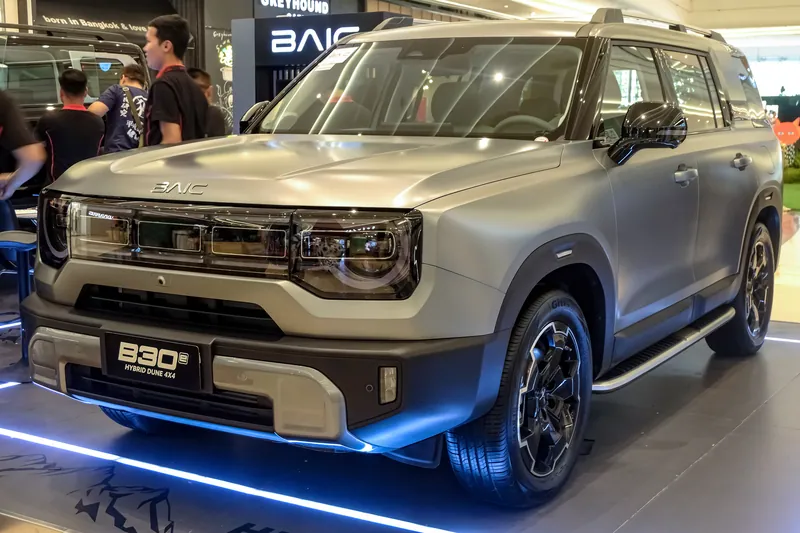 BAIC B30 HEV llega a Colombia: híbrido de 404 hp que no necesita enchufarse